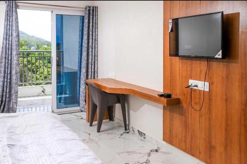Super Townhouse Ambaji Formerly Hotel Kardhar Inn מראה חיצוני תמונה