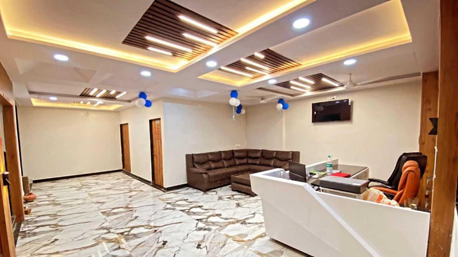 Super Townhouse Ambaji Formerly Hotel Kardhar Inn מראה חיצוני תמונה