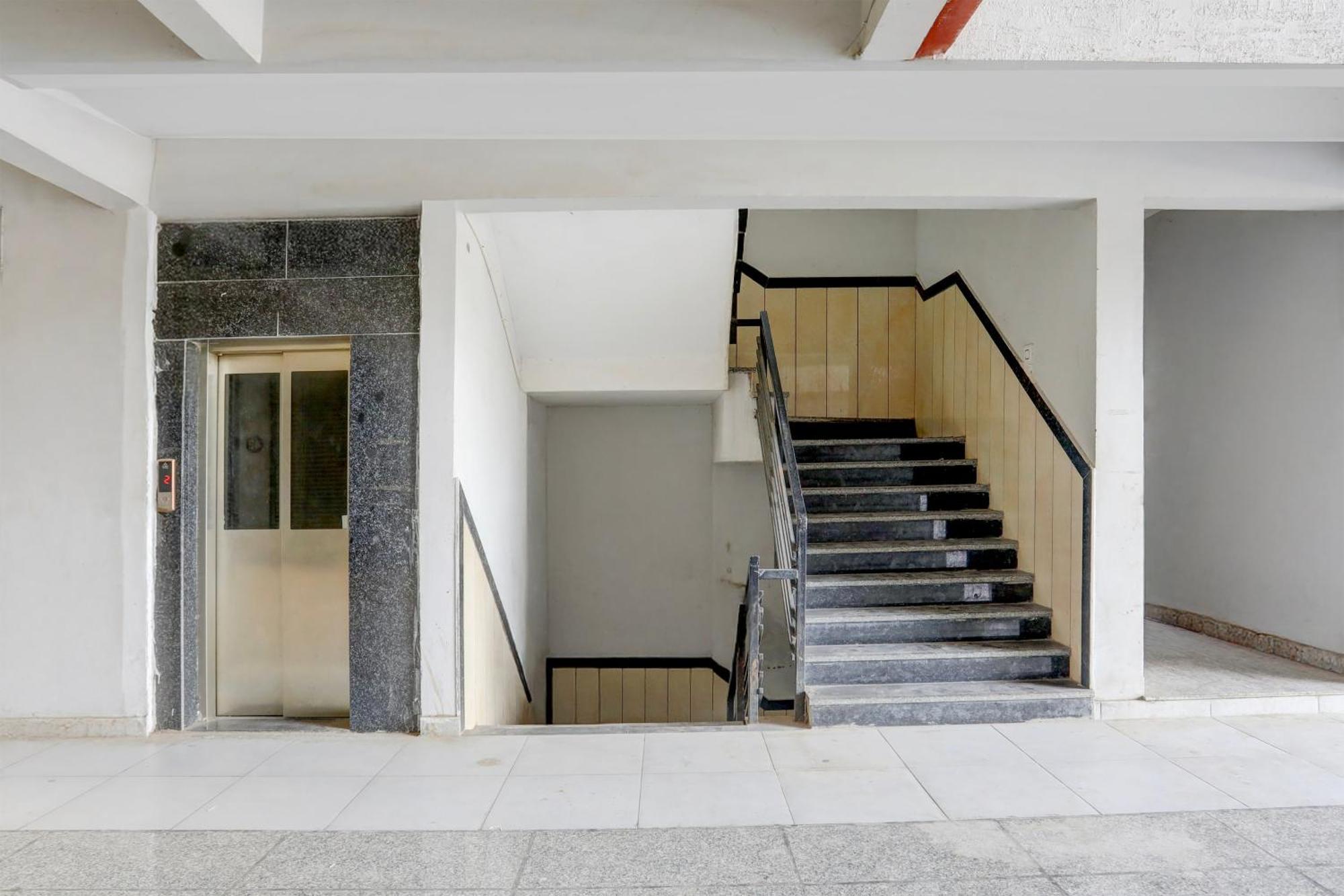 Super Townhouse Ambaji Formerly Hotel Kardhar Inn מראה חיצוני תמונה