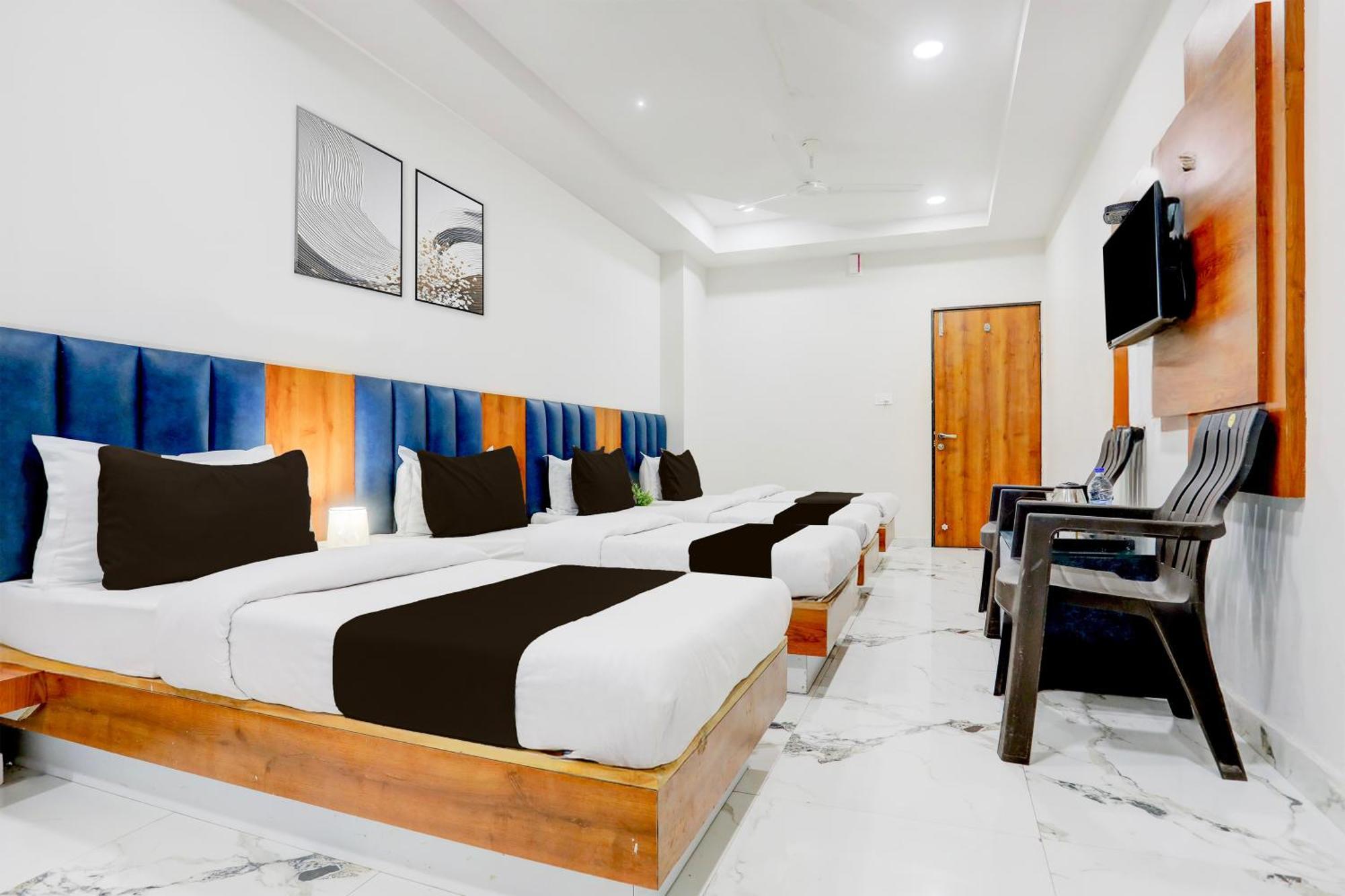 Super Townhouse Ambaji Formerly Hotel Kardhar Inn מראה חיצוני תמונה