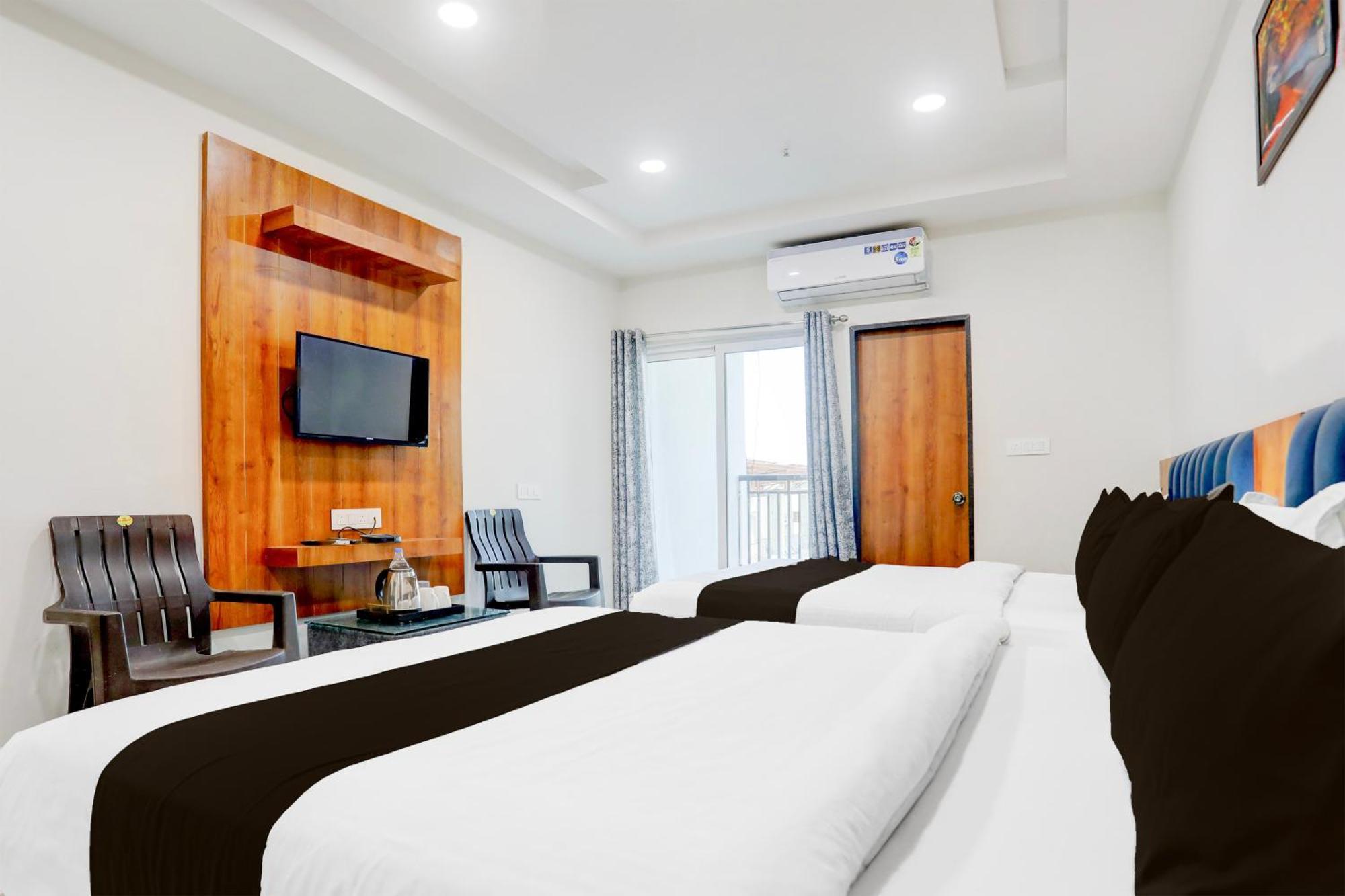 Super Townhouse Ambaji Formerly Hotel Kardhar Inn מראה חיצוני תמונה