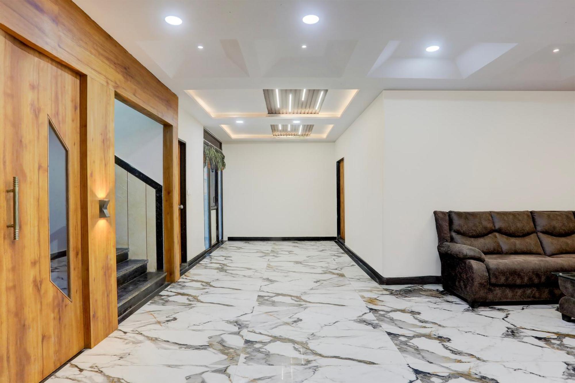 Super Townhouse Ambaji Formerly Hotel Kardhar Inn מראה חיצוני תמונה