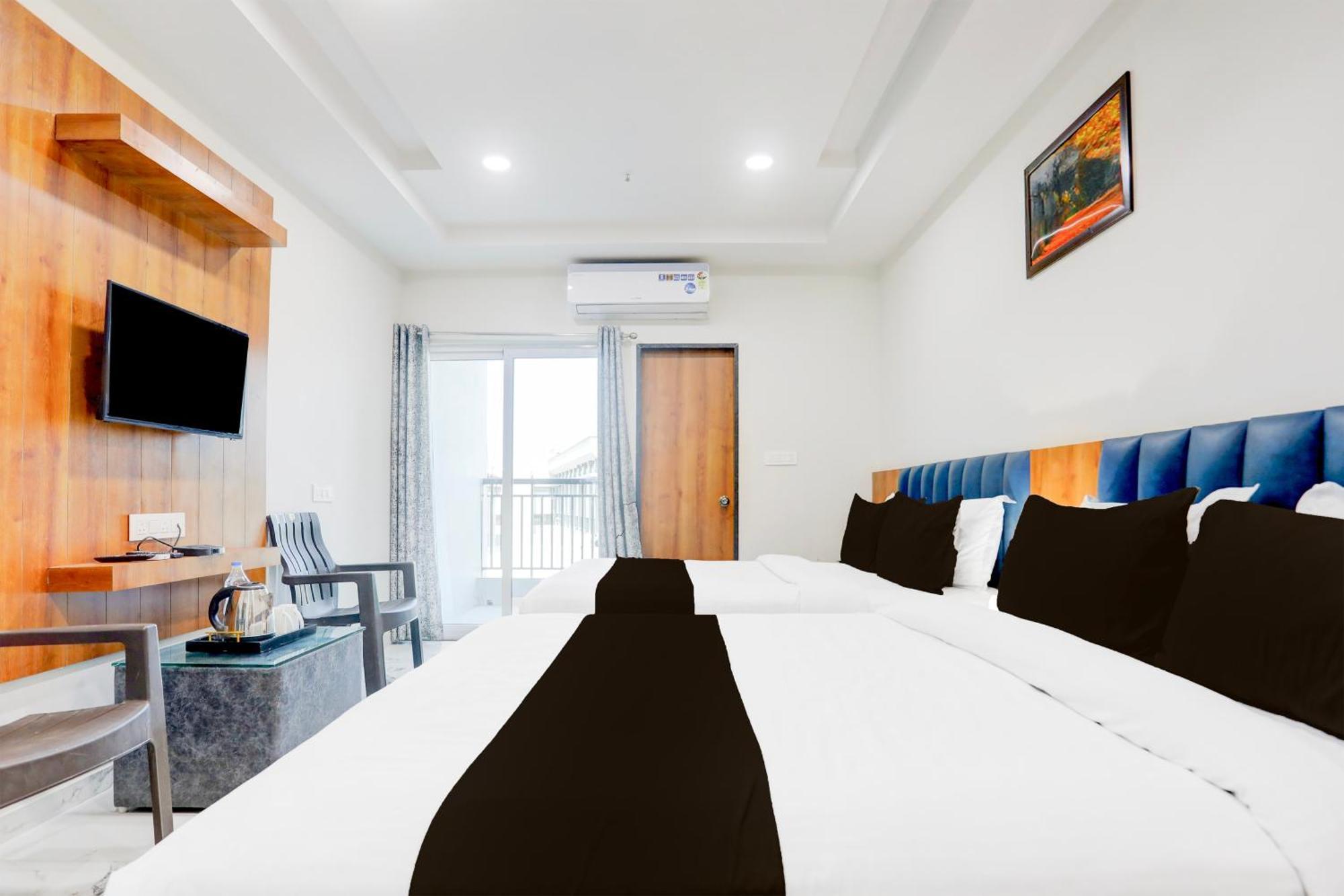 Super Townhouse Ambaji Formerly Hotel Kardhar Inn מראה חיצוני תמונה