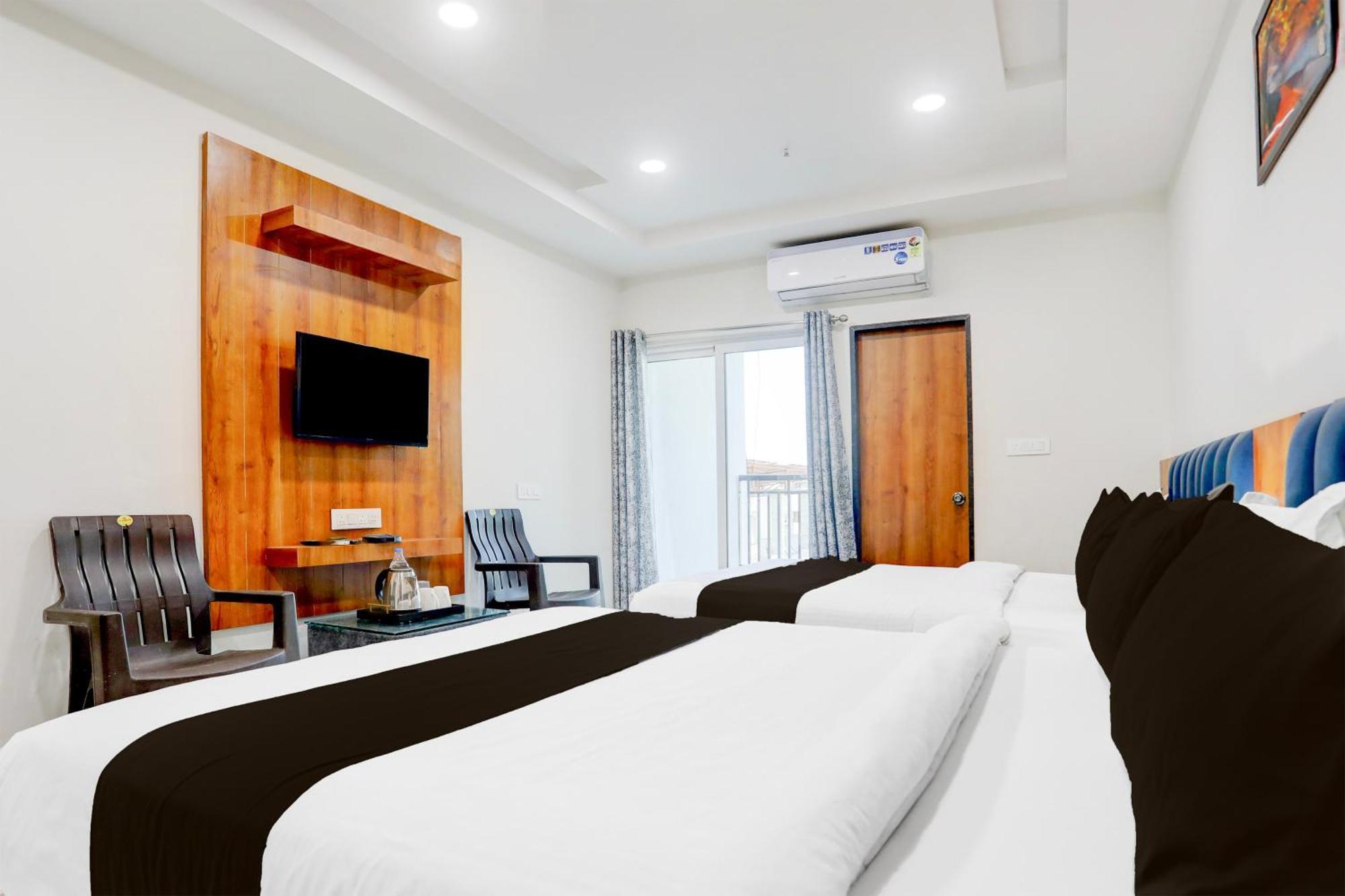 Super Townhouse Ambaji Formerly Hotel Kardhar Inn מראה חיצוני תמונה