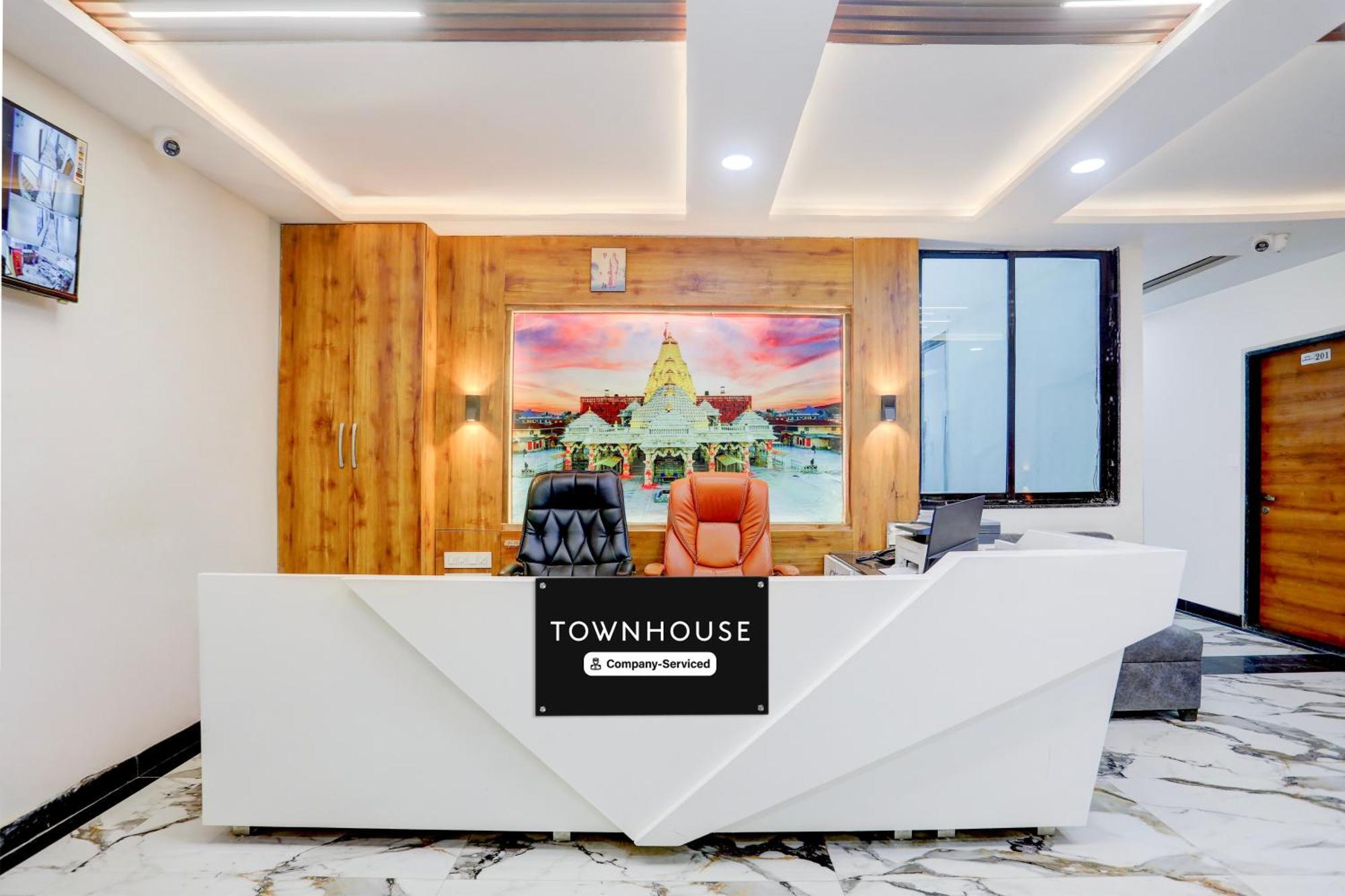 Super Townhouse Ambaji Formerly Hotel Kardhar Inn מראה חיצוני תמונה